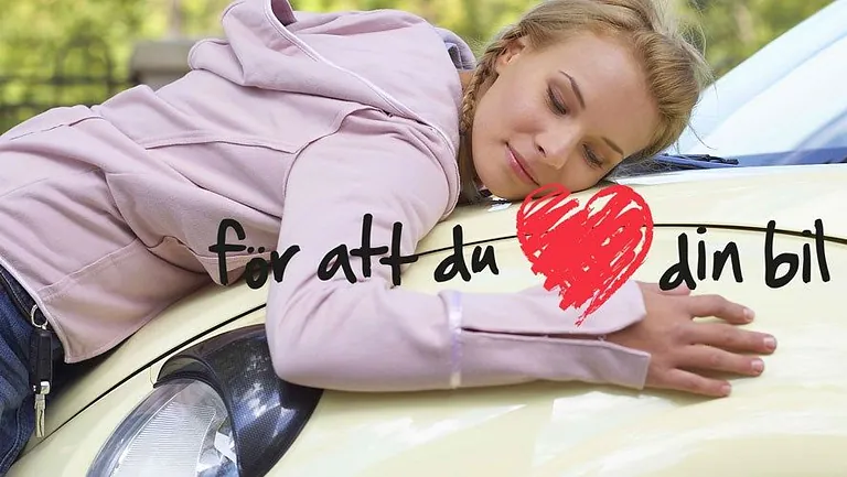 En invändig tvätt ger din bil en lättare uppfräschning, där vi ser till att städa och rengöra bilens interiör för att den ska kännas fräsch och trivsam igen. Perfekt för dig som vill ge insidan av bilen ett lyft utan en fullständig djuprengöring.